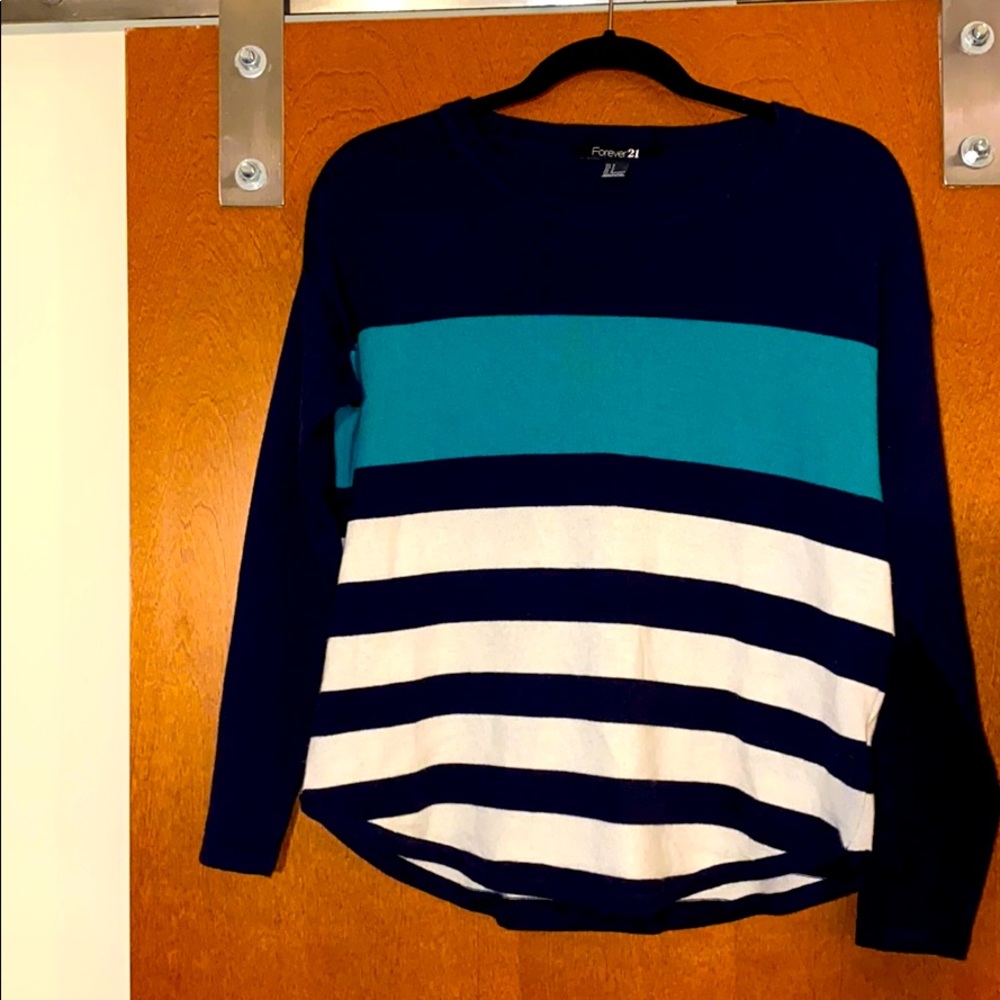 ❤️Navy white and teal striped sweater